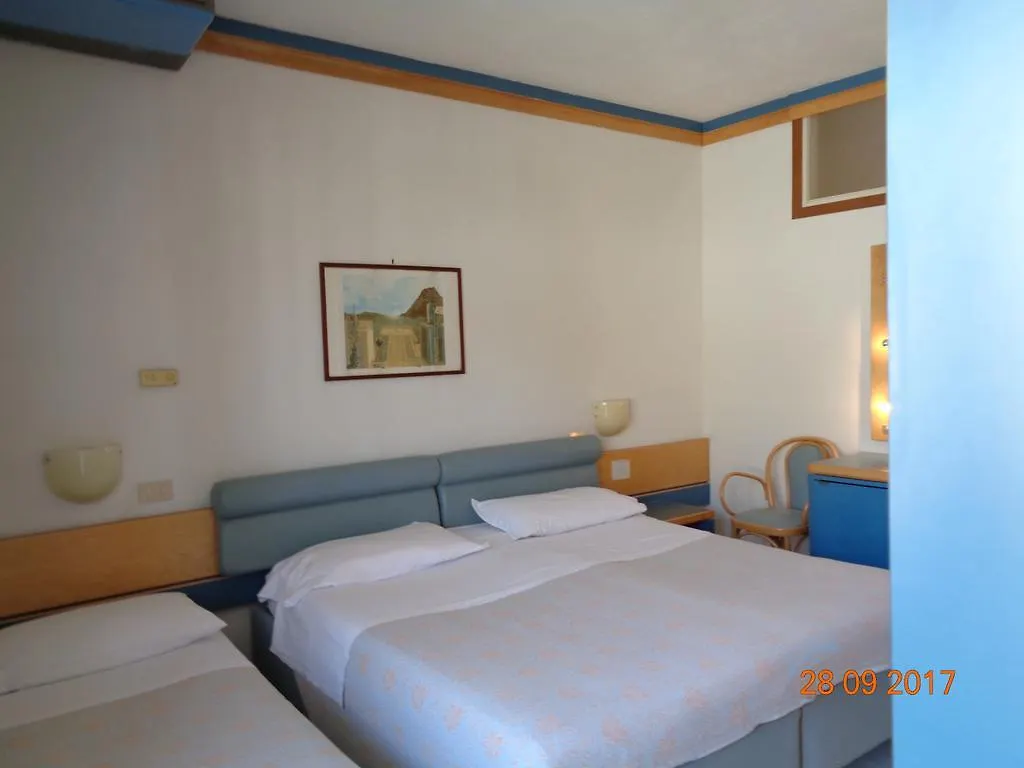 Hotel Ambasciatori Palace 리도 디 예솔로 4*,